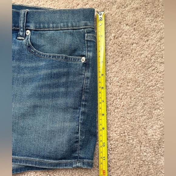 GAP Mid Rise Slim Denim Shorts - Picture 4 of 6